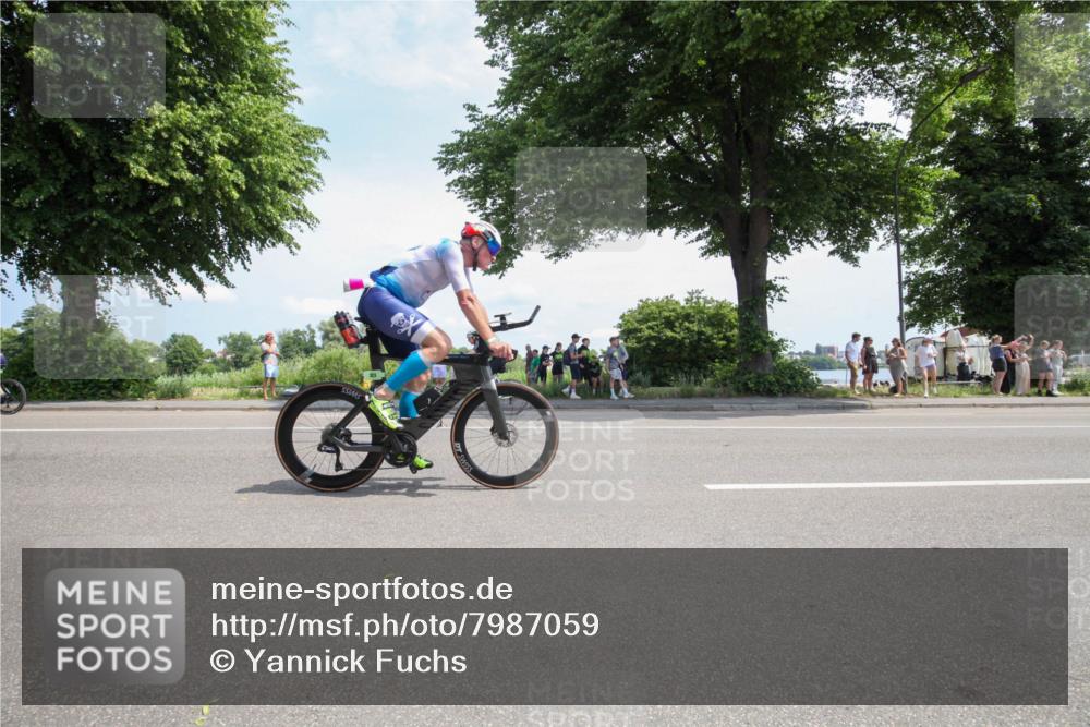 15.06.2025 - 7 Türme Triathlon Yannick Fuchs http://msf.ph/oto/7987059 15.06.2025 12:39:26 Radfahren 205, 666 meine-sportfotos.de