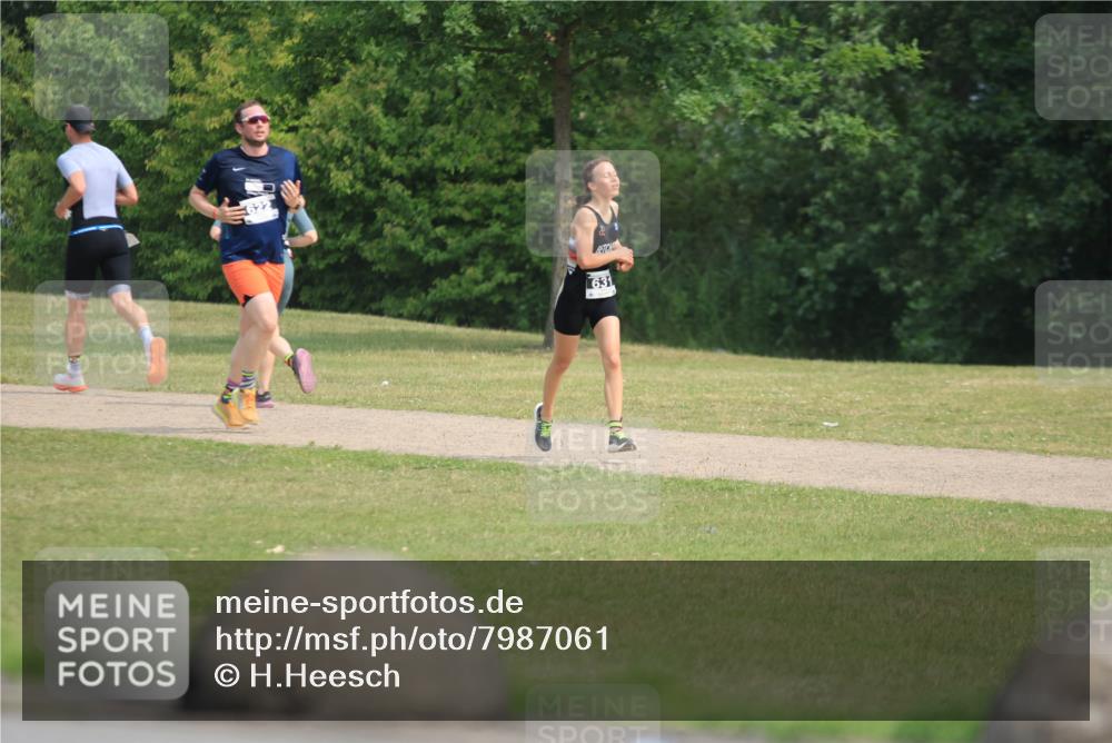 15.06.2025 - 27. Vierlanden-Triathlon H.Heesch http://msf.ph/oto/7987061 15.06.2025 11:16:16 Radfahren 794 meine-sportfotos.de