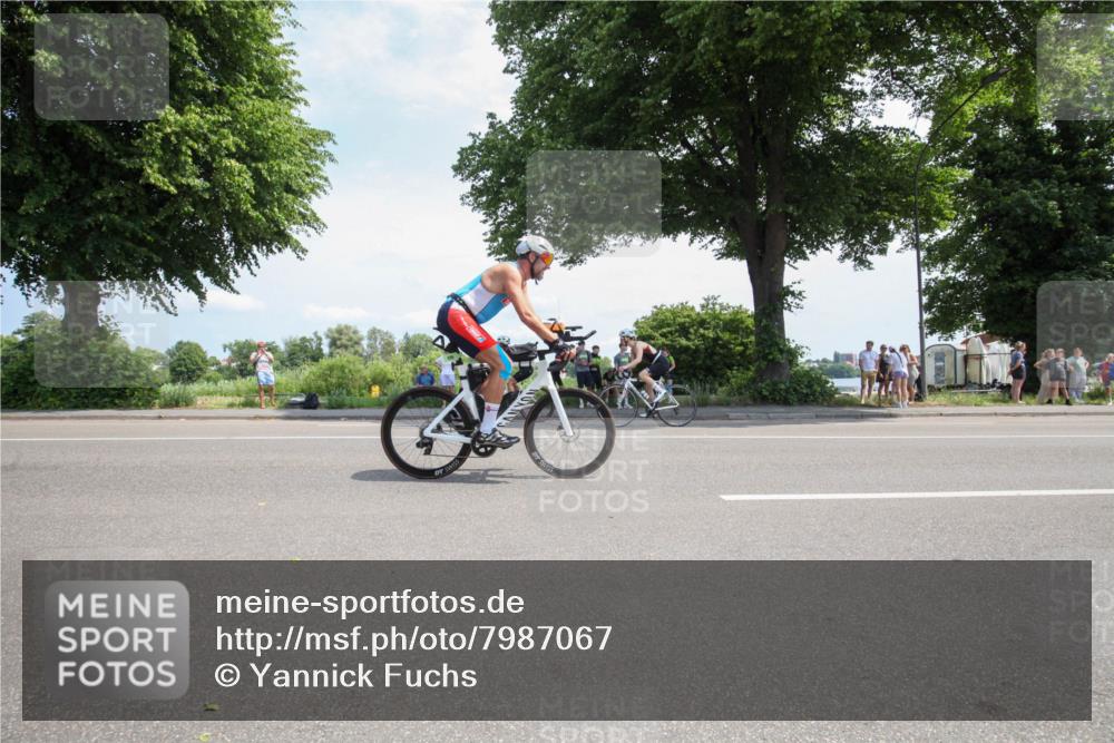 15.06.2025 - 7 Türme Triathlon Yannick Fuchs http://msf.ph/oto/7987067 15.06.2025 12:40:09 Radfahren 368, 403, 408, 415, 418, 482, 576, 668 meine-sportfotos.de