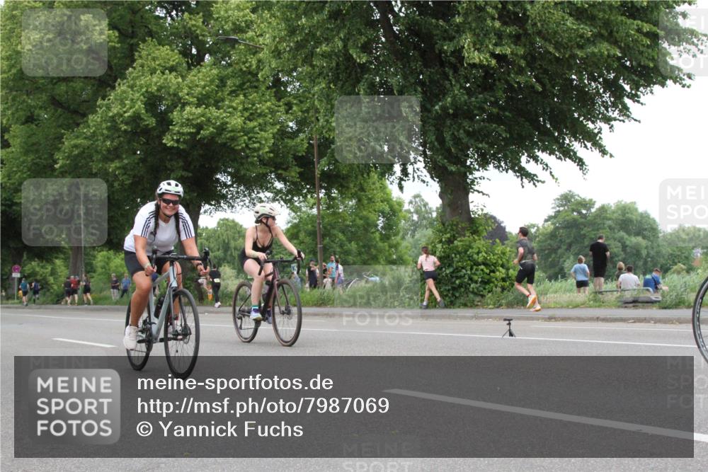 15.06.2025 - 7 Türme Triathlon Yannick Fuchs http://msf.ph/oto/7987069 15.06.2025 13:53:53 Radfahren  meine-sportfotos.de
