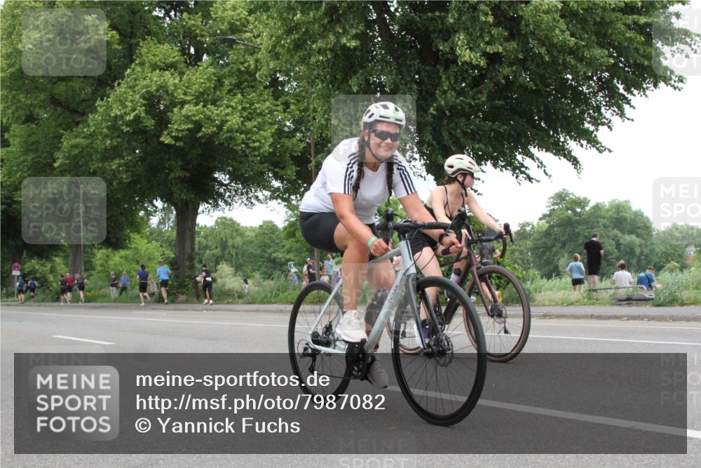 15.06.2025 - 7 Türme Triathlon Yannick Fuchs http://msf.ph/oto/7987082 15.06.2025 13:53:53 Radfahren  meine-sportfotos.de