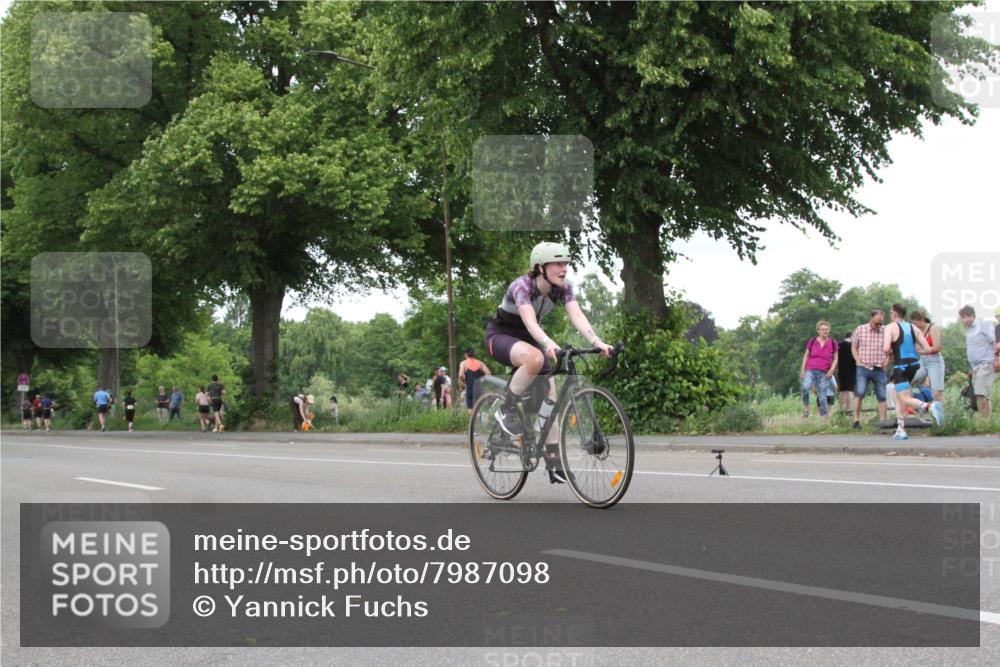 15.06.2025 - 7 Türme Triathlon Yannick Fuchs http://msf.ph/oto/7987098 15.06.2025 13:54:00 Radfahren  meine-sportfotos.de