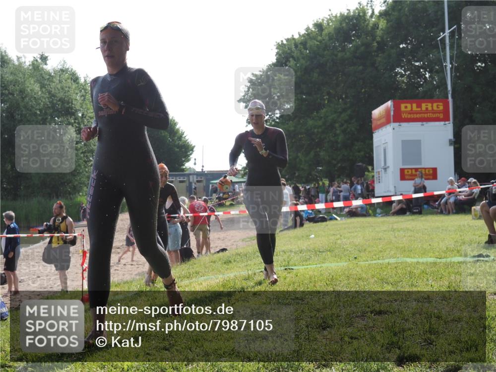 15.06.2025 - 27. Vierlanden-Triathlon KatJ http://msf.ph/oto/7987105 15.06.2025 09:02:48 Schwimmen 200, 210, 223, 246 meine-sportfotos.de