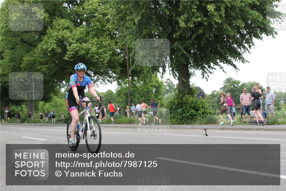 15.06.2025 - 7 Türme Triathlon Yannick Fuchs http://msf.ph/oto/7987125 15.06.2025 13:54:27 Radfahren  meine-sportfotos.de