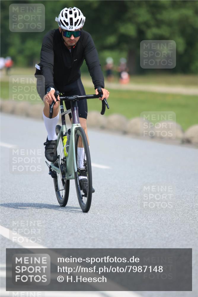 21.06.2025 - 27. Vierlanden-Triathlon H.Heesch http://msf.ph/oto/7987148 15.06.2025 11:36:33 Radfahren 23, 639, 697, 712, 851 meine-sportfotos.de