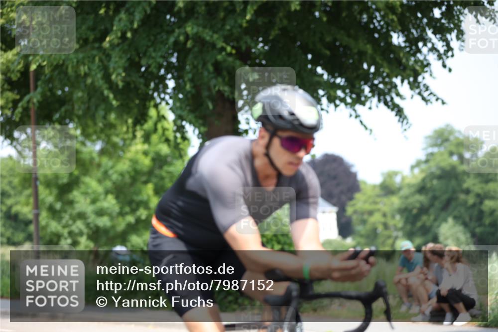 15.06.2025 - 7 Türme Triathlon Yannick Fuchs http://msf.ph/oto/7987152 15.06.2025 12:58:13 Radfahren 558, 623, 734 meine-sportfotos.de