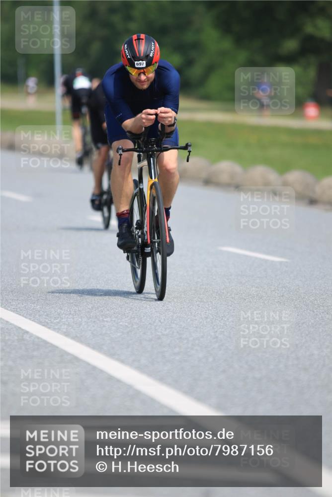 21.06.2025 - 27. Vierlanden-Triathlon H.Heesch http://msf.ph/oto/7987156 15.06.2025 11:36:37 Radfahren 23, 639, 697, 749, 851 meine-sportfotos.de