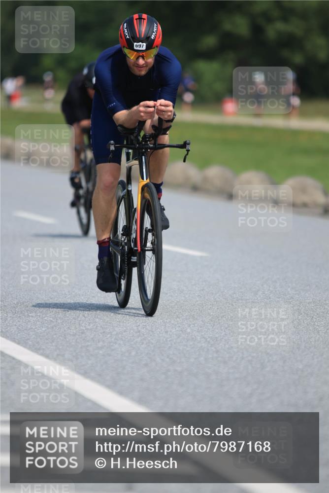 21.06.2025 - 27. Vierlanden-Triathlon H.Heesch http://msf.ph/oto/7987168 15.06.2025 11:36:37 Radfahren 23, 639, 697, 749, 851 meine-sportfotos.de