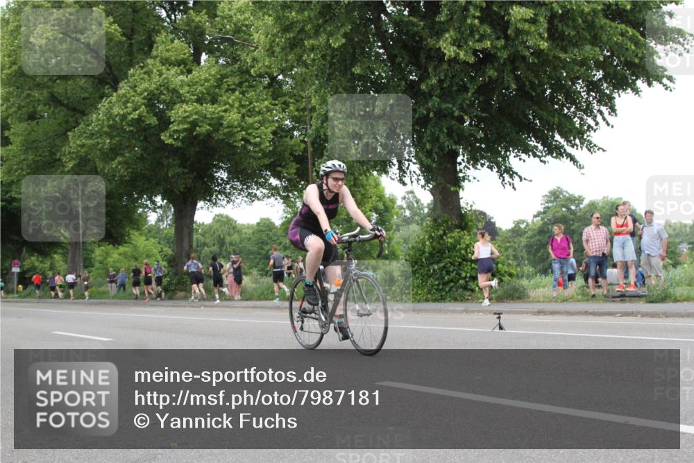 15.06.2025 - 7 Türme Triathlon Yannick Fuchs http://msf.ph/oto/7987181 15.06.2025 13:54:39 Radfahren  meine-sportfotos.de