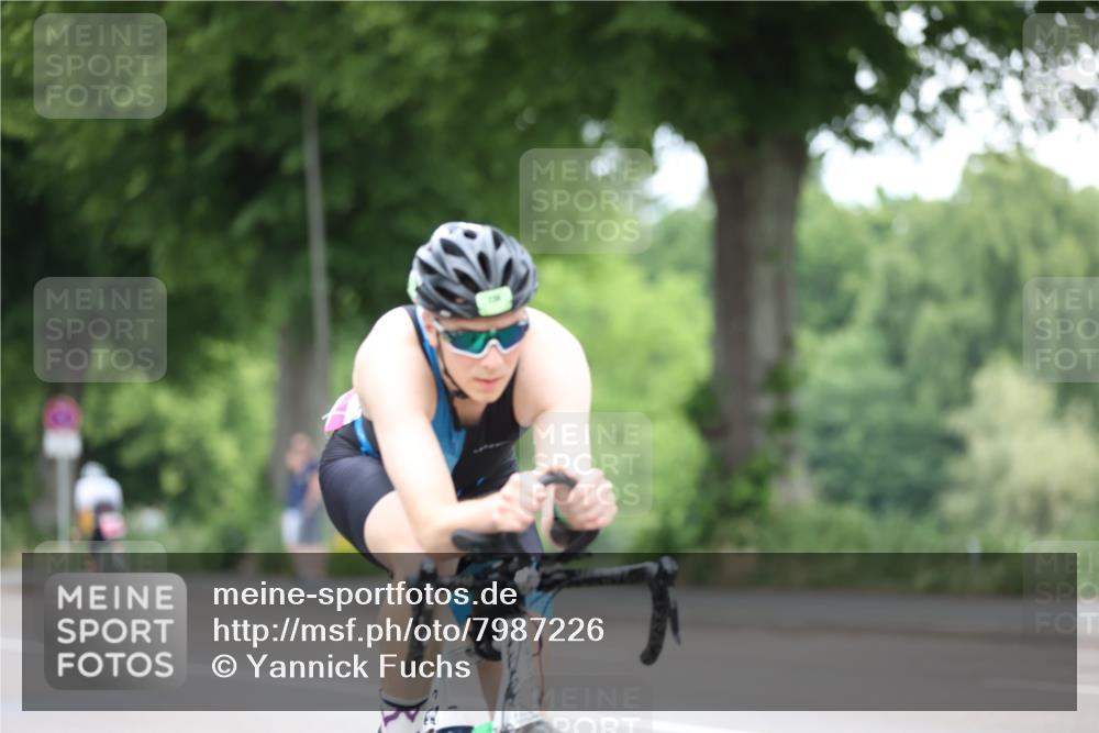 15.06.2025 - 7 Türme Triathlon Yannick Fuchs http://msf.ph/oto/7987226 15.06.2025 11:42:27 Radfahren 233, 236 meine-sportfotos.de