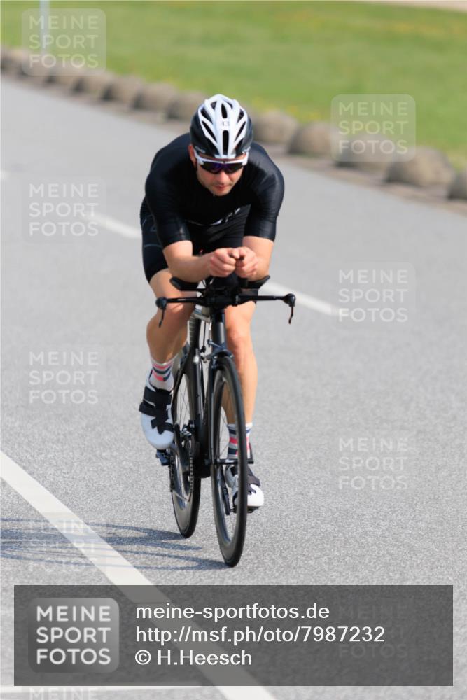 15.06.2025 - 27. Vierlanden-Triathlon H.Heesch http://msf.ph/oto/7987232 15.06.2025 09:10:28 Radfahren 25, 83 meine-sportfotos.de