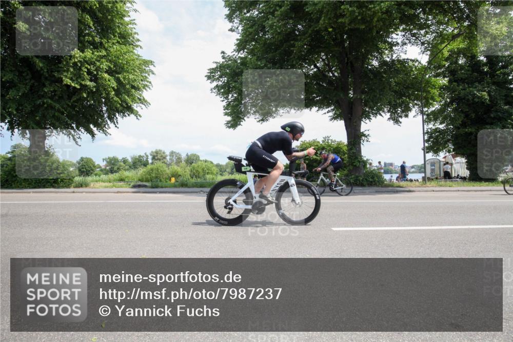 15.06.2025 - 7 Türme Triathlon Yannick Fuchs http://msf.ph/oto/7987237 15.06.2025 12:43:44 Radfahren 287, 491, 571, 584, 611, 630, 662 meine-sportfotos.de