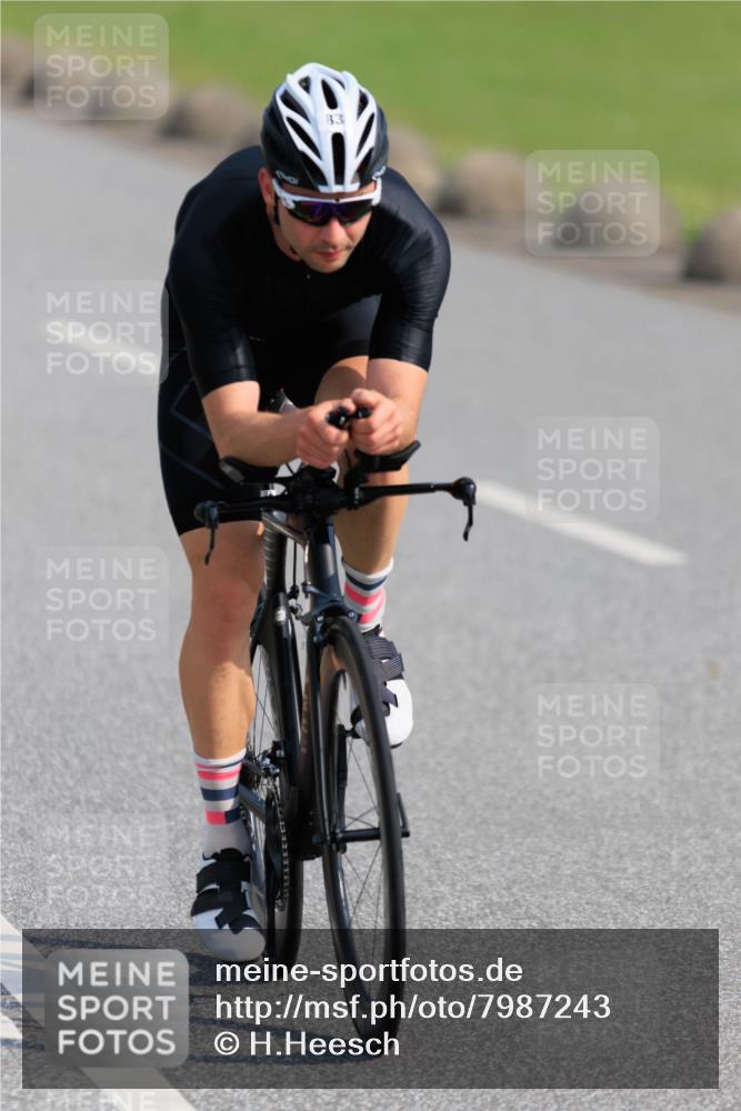 15.06.2025 - 27. Vierlanden-Triathlon H.Heesch http://msf.ph/oto/7987243 15.06.2025 09:10:29 Radfahren 25, 83 meine-sportfotos.de