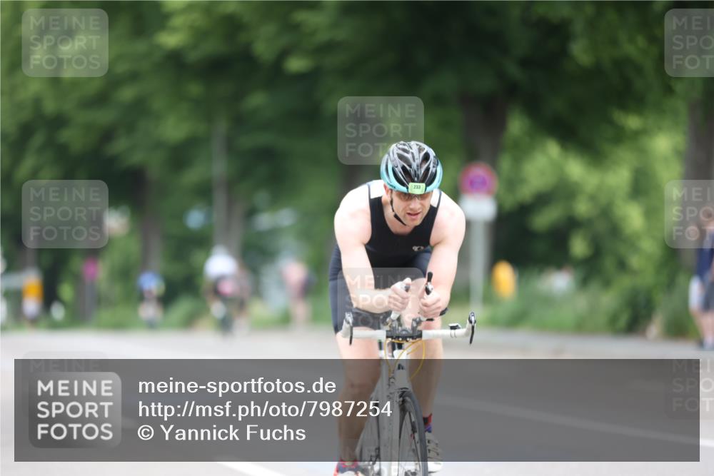 15.06.2025 - 7 Türme Triathlon Yannick Fuchs http://msf.ph/oto/7987254 15.06.2025 11:42:31 Radfahren 204, 209, 233 meine-sportfotos.de