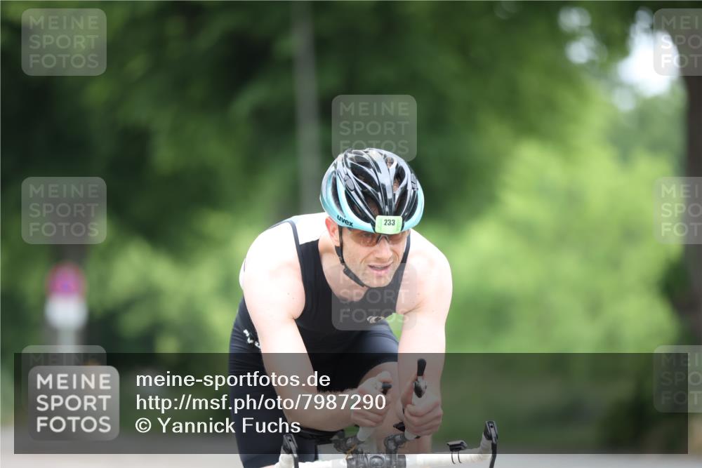 15.06.2025 - 7 Türme Triathlon Yannick Fuchs http://msf.ph/oto/7987290 15.06.2025 11:42:32 Radfahren 204, 209, 233 meine-sportfotos.de