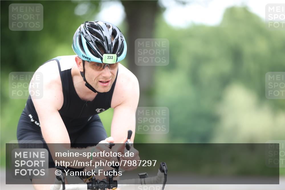 15.06.2025 - 7 Türme Triathlon Yannick Fuchs http://msf.ph/oto/7987297 15.06.2025 11:42:32 Radfahren 204, 209, 233 meine-sportfotos.de