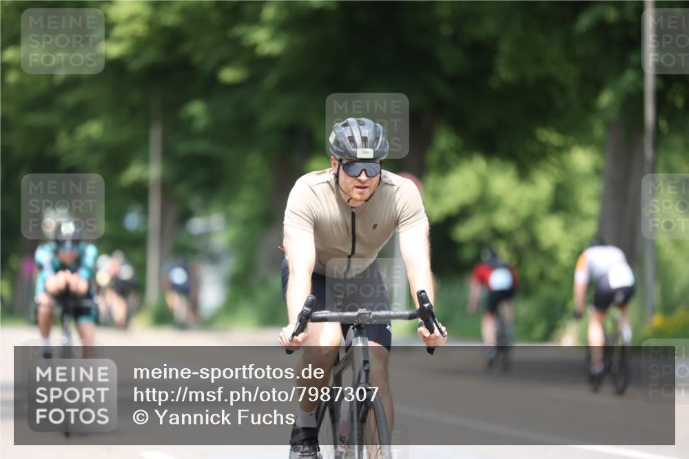15.06.2025 - 7 Türme Triathlon Yannick Fuchs http://msf.ph/oto/7987307 15.06.2025 12:58:32 Radfahren 367, 386, 440, 585, 592, 606, 762, 769, 865, 881 meine-sportfotos.de