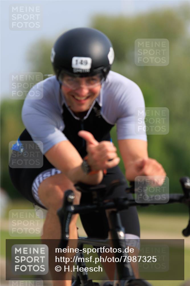 15.06.2025 - 27. Vierlanden-Triathlon H.Heesch http://msf.ph/oto/7987325 15.06.2025 09:11:26 Radfahren 80, 149, 238 meine-sportfotos.de