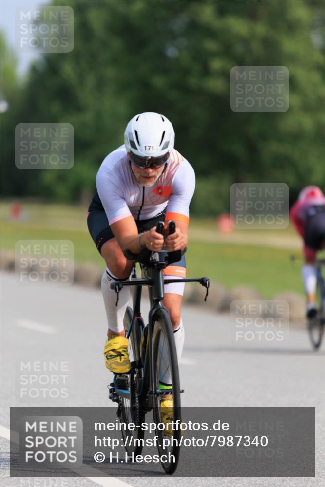 15.06.2025 - 27. Vierlanden-Triathlon H.Heesch http://msf.ph/oto/7987340 15.06.2025 09:12:16 Radfahren 27, 124, 158, 171, 219 meine-sportfotos.de