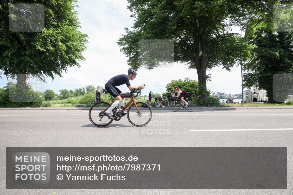 15.06.2025 - 7 Türme Triathlon Yannick Fuchs http://msf.ph/oto/7987371 15.06.2025 12:45:34 Radfahren 363, 439, 551, 657 meine-sportfotos.de