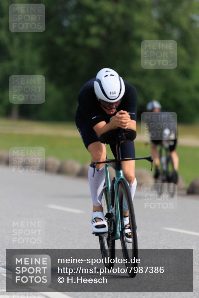 15.06.2025 - 27. Vierlanden-Triathlon H.Heesch http://msf.ph/oto/7987386 15.06.2025 09:12:41 Radfahren 86, 168, 181, 214 meine-sportfotos.de