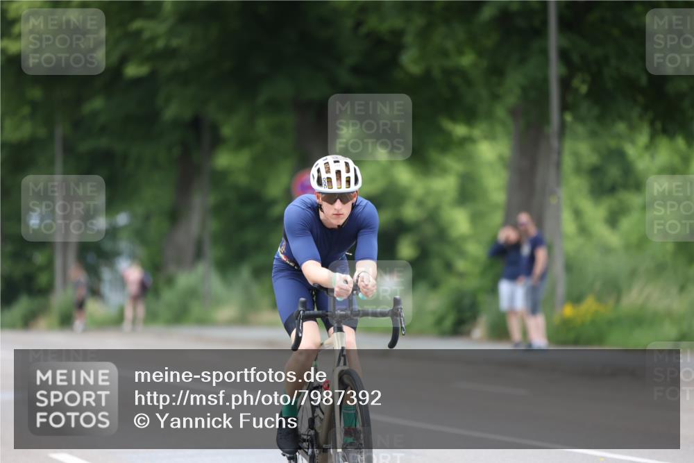 15.06.2025 - 7 Türme Triathlon Yannick Fuchs http://msf.ph/oto/7987392 15.06.2025 11:42:37 Radfahren 204, 209, 278 meine-sportfotos.de