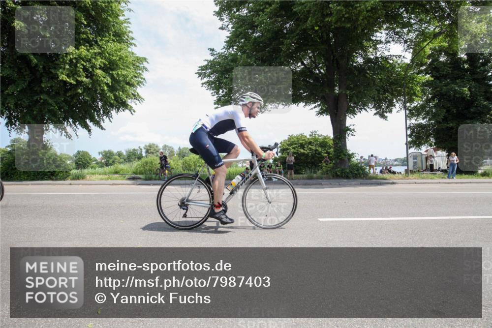 15.06.2025 - 7 Türme Triathlon Yannick Fuchs http://msf.ph/oto/7987403 15.06.2025 12:46:23 Radfahren 412, 477, 504, 566, 605 meine-sportfotos.de