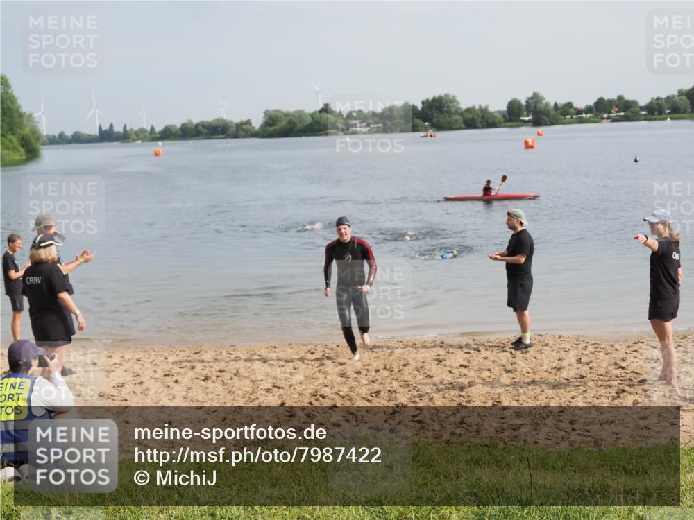 21.06.2025 - 27. Vierlanden-Triathlon MichiJ http://msf.ph/oto/7987422 15.06.2026 09:13:32 Schwimmen 237 meine-sportfotos.de