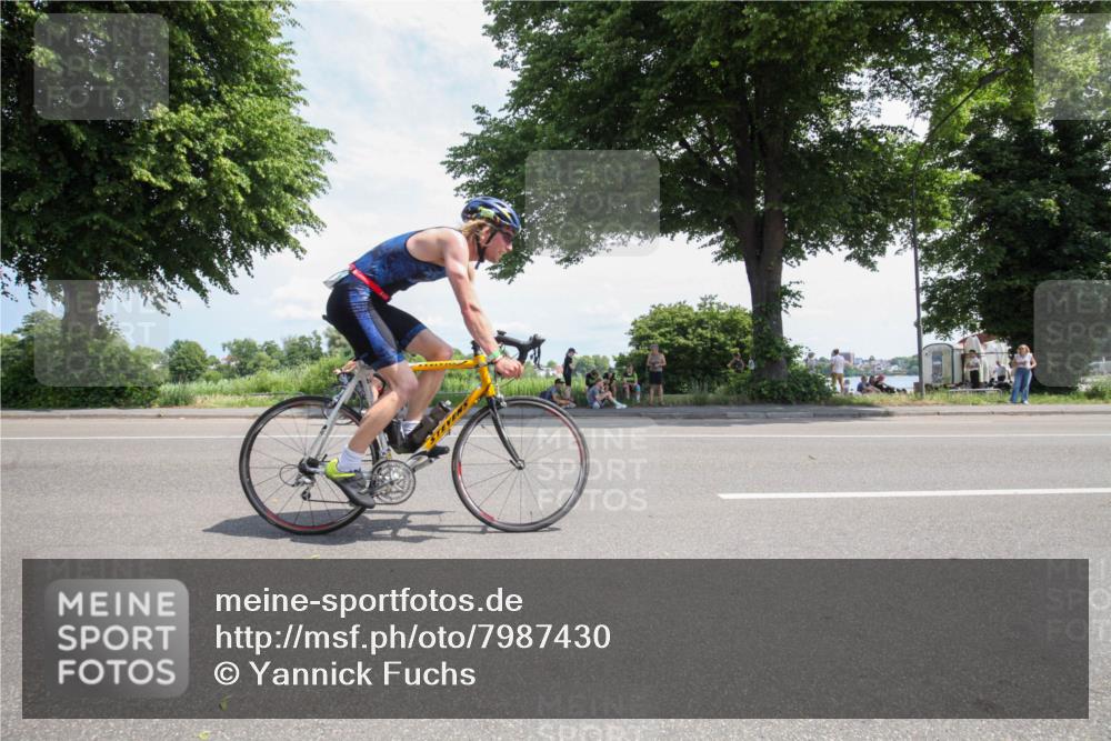 15.06.2025 - 7 Türme Triathlon Yannick Fuchs http://msf.ph/oto/7987430 15.06.2025 12:46:31 Radfahren 240, 317, 504, 566, 605, 609 meine-sportfotos.de