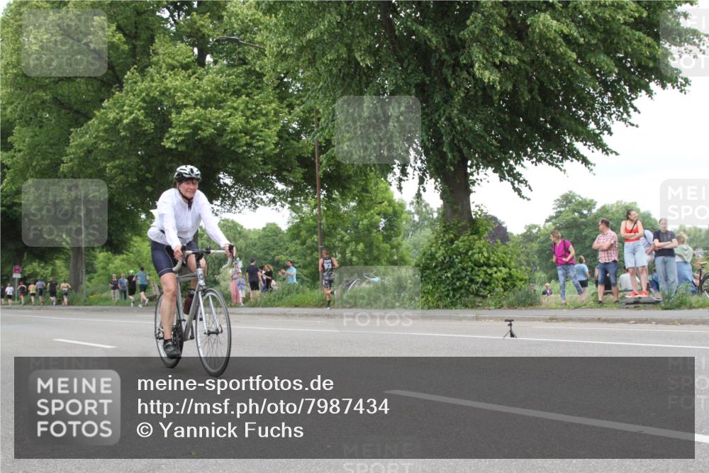15.06.2025 - 7 Türme Triathlon Yannick Fuchs http://msf.ph/oto/7987434 15.06.2025 13:56:59 Radfahren  meine-sportfotos.de