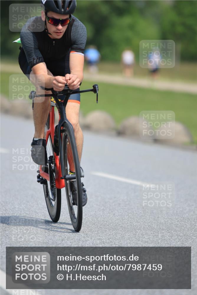 21.06.2025 - 27. Vierlanden-Triathlon H.Heesch http://msf.ph/oto/7987459 15.06.2025 11:37:38 Radfahren 90, 683, 727 meine-sportfotos.de