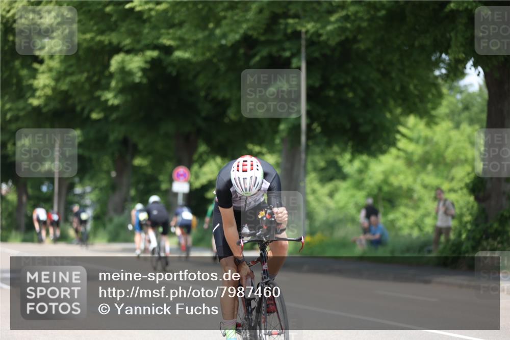 15.06.2025 - 7 Türme Triathlon Yannick Fuchs http://msf.ph/oto/7987460 15.06.2025 12:58:37 Radfahren 367, 386, 440, 460, 506, 531, 592, 606, 680, 740, 762, 865, 950 meine-sportfotos.de