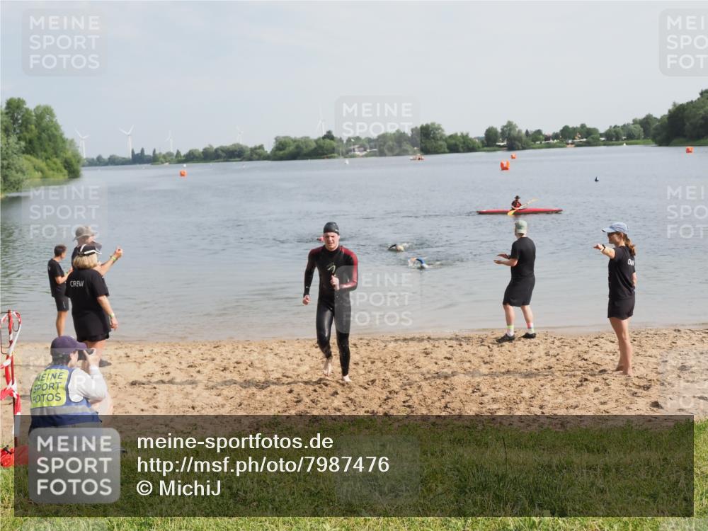 21.06.2025 - 27. Vierlanden-Triathlon MichiJ http://msf.ph/oto/7987476 15.06.2026 09:13:33 Schwimmen 237 meine-sportfotos.de