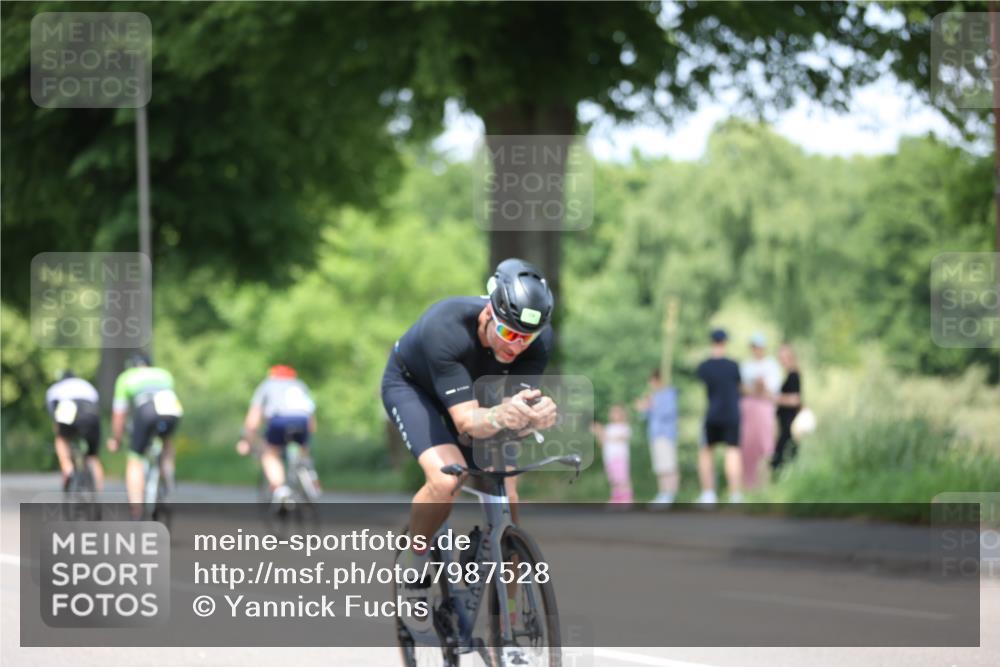 15.06.2025 - 7 Türme Triathlon Yannick Fuchs http://msf.ph/oto/7987528 15.06.2025 12:58:44 Radfahren 402, 460, 506, 527, 531, 665, 680, 707, 719, 740, 950 meine-sportfotos.de