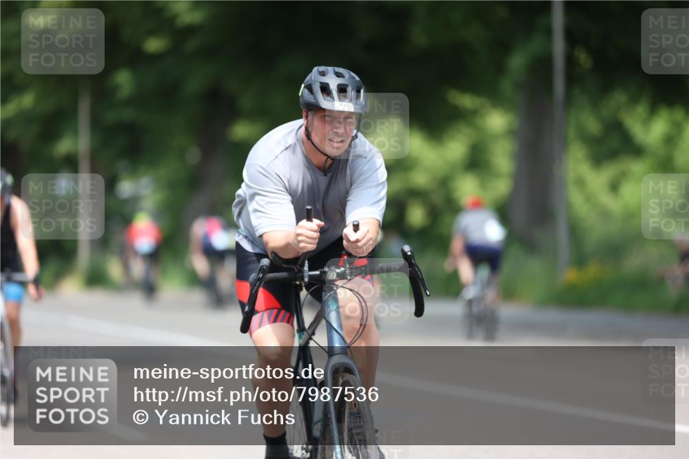 15.06.2025 - 7 Türme Triathlon Yannick Fuchs http://msf.ph/oto/7987536 15.06.2025 12:58:46 Radfahren 402, 527, 531, 665, 680, 681, 701, 707, 719, 740, 1182 meine-sportfotos.de