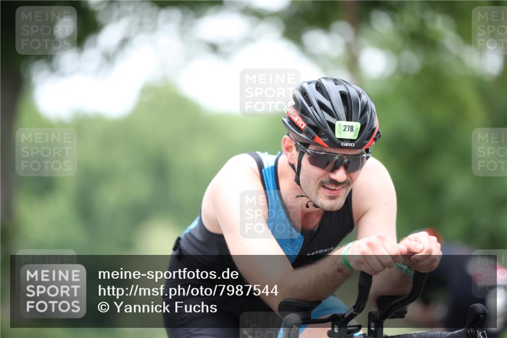 15.06.2025 - 7 Türme Triathlon Yannick Fuchs http://msf.ph/oto/7987544 15.06.2025 11:42:40 Radfahren 204, 209, 278, 341 meine-sportfotos.de