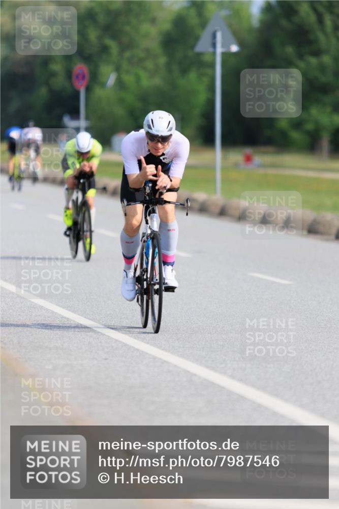 15.06.2025 - 27. Vierlanden-Triathlon H.Heesch http://msf.ph/oto/7987546 15.06.2025 09:14:43 Radfahren 88, 94, 231 meine-sportfotos.de