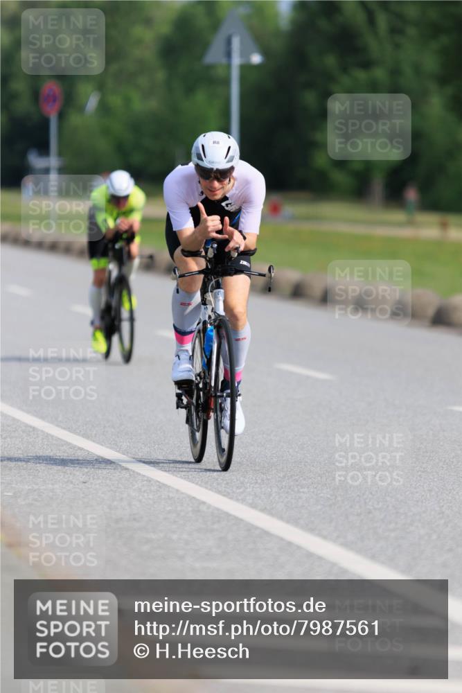 15.06.2025 - 27. Vierlanden-Triathlon H.Heesch http://msf.ph/oto/7987561 15.06.2025 09:14:43 Radfahren 88, 94, 231 meine-sportfotos.de
