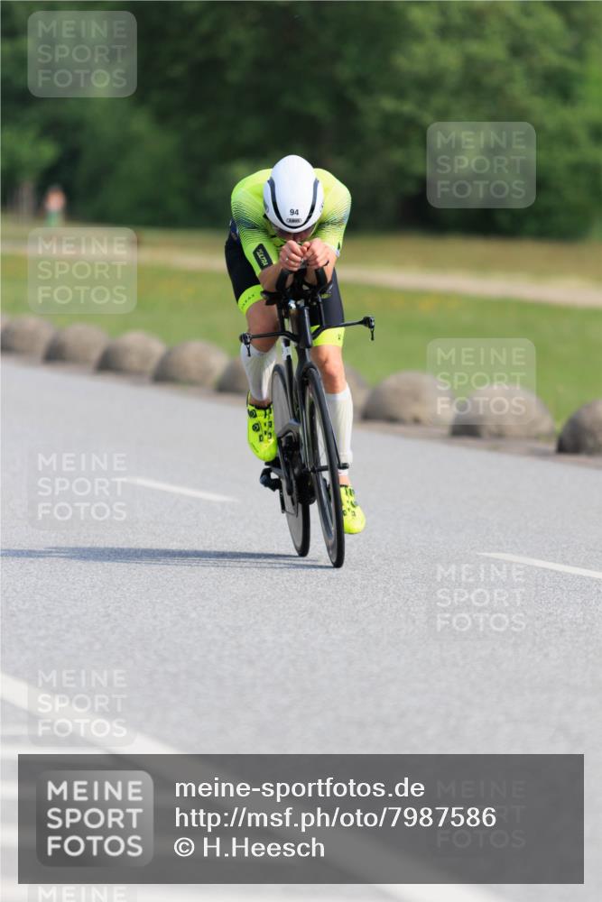 15.06.2025 - 27. Vierlanden-Triathlon H.Heesch http://msf.ph/oto/7987586 15.06.2025 09:14:45 Radfahren 88, 94, 231 meine-sportfotos.de