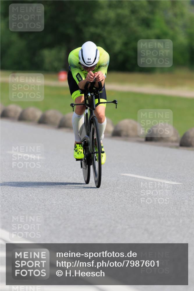 15.06.2025 - 27. Vierlanden-Triathlon H.Heesch http://msf.ph/oto/7987601 15.06.2025 09:14:45 Radfahren 88, 94, 231 meine-sportfotos.de
