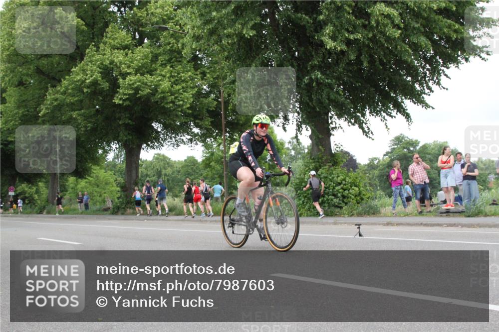 15.06.2025 - 7 Türme Triathlon Yannick Fuchs http://msf.ph/oto/7987603 15.06.2025 13:58:25 Radfahren  meine-sportfotos.de