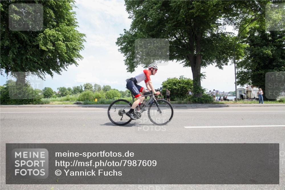 15.06.2025 - 7 Türme Triathlon Yannick Fuchs http://msf.ph/oto/7987609 15.06.2025 12:47:26 Radfahren 202, 633 meine-sportfotos.de