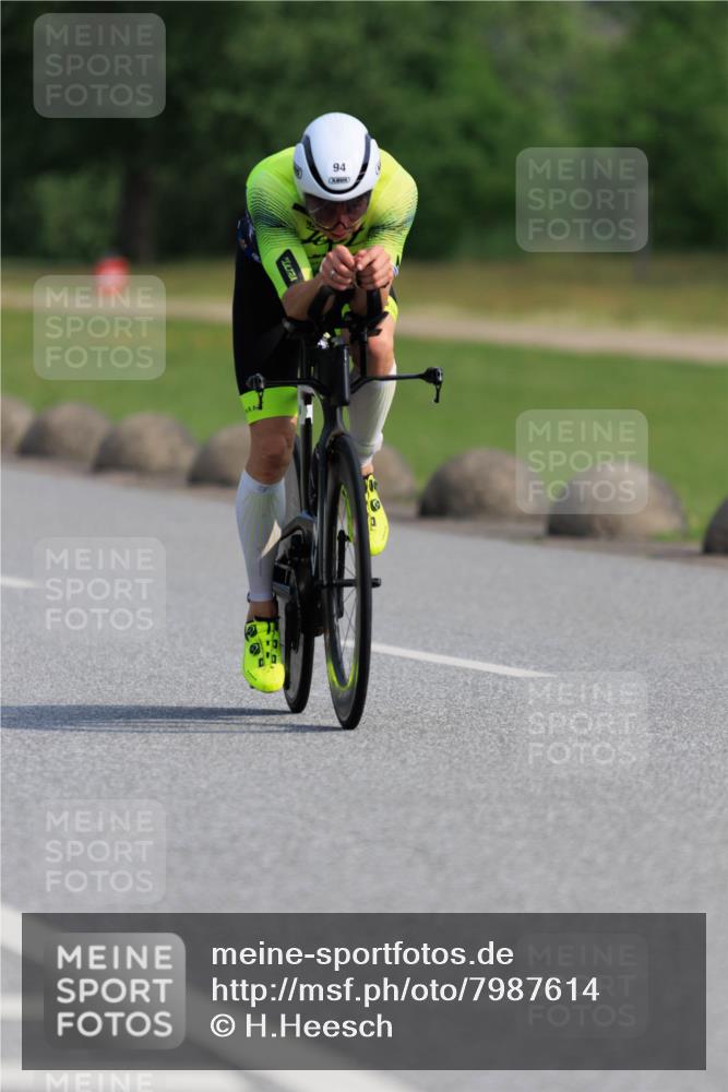 15.06.2025 - 27. Vierlanden-Triathlon H.Heesch http://msf.ph/oto/7987614 15.06.2025 09:14:46 Radfahren 88, 94, 231 meine-sportfotos.de