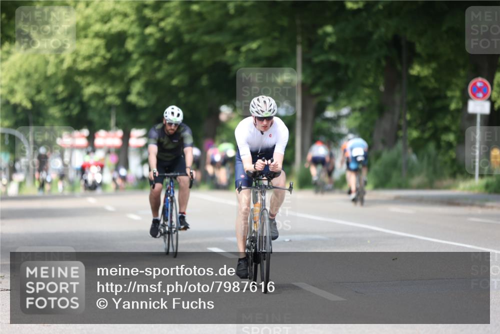 15.06.2025 - 7 Türme Triathlon Yannick Fuchs http://msf.ph/oto/7987616 15.06.2025 12:58:50 Radfahren 402, 527, 665, 681, 701, 707, 719, 1182 meine-sportfotos.de