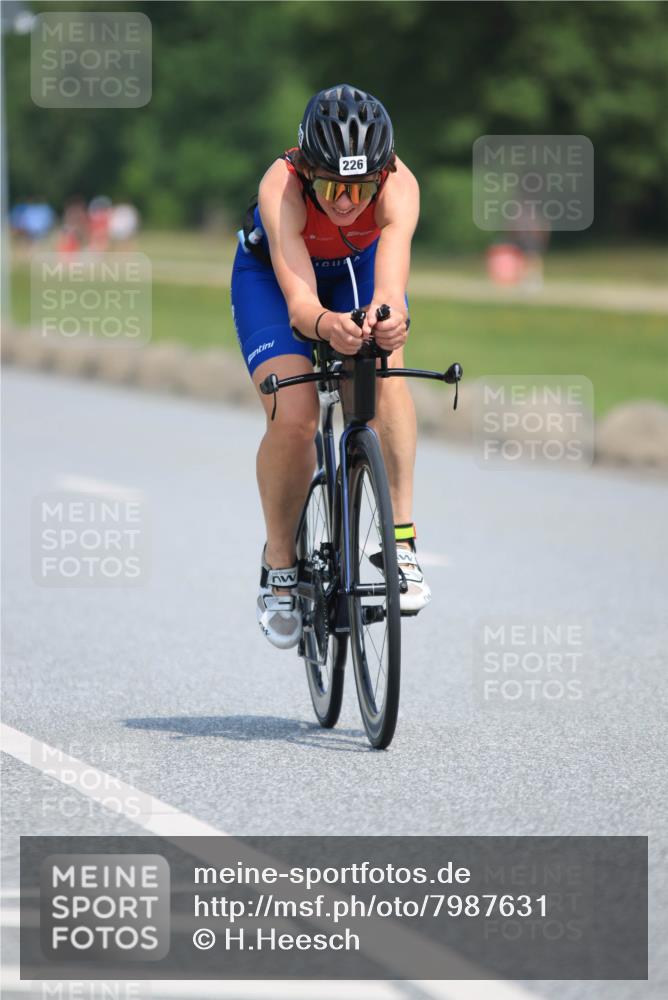 21.06.2025 - 27. Vierlanden-Triathlon H.Heesch http://msf.ph/oto/7987631 15.06.2025 11:38:23 Radfahren 226, 246, 677, 761 meine-sportfotos.de