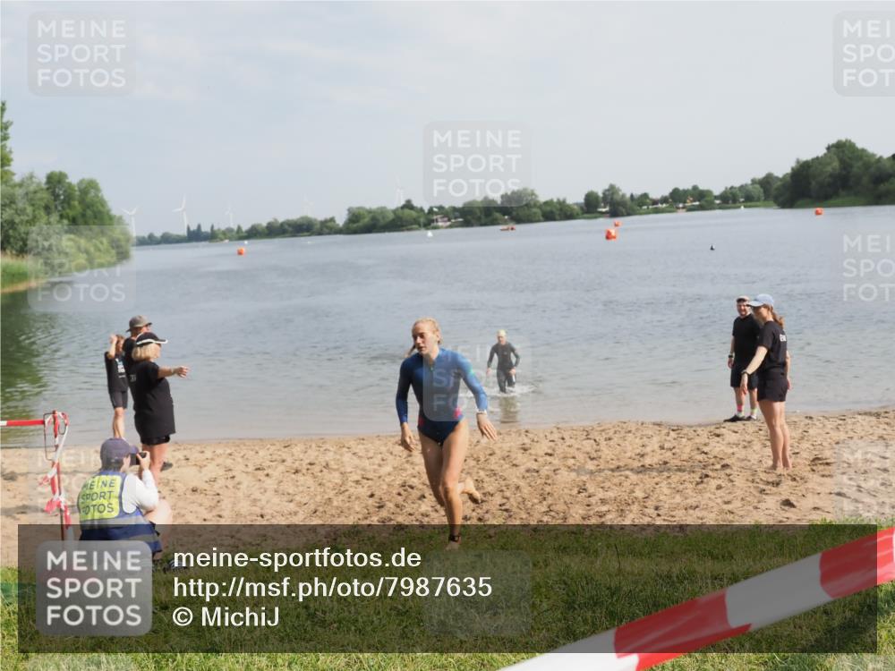 21.06.2025 - 27. Vierlanden-Triathlon MichiJ http://msf.ph/oto/7987635 15.06.2026 09:13:49 Schwimmen 203, 228 meine-sportfotos.de