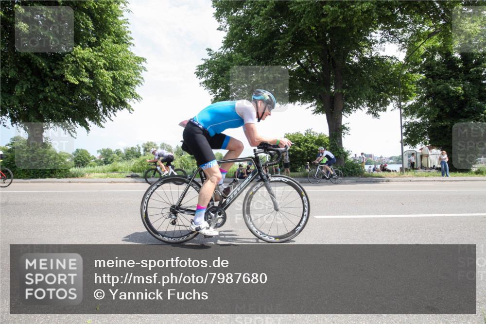 15.06.2025 - 7 Türme Triathlon Yannick Fuchs http://msf.ph/oto/7987680 15.06.2025 12:48:08 Radfahren 240, 260, 317, 374, 497 meine-sportfotos.de