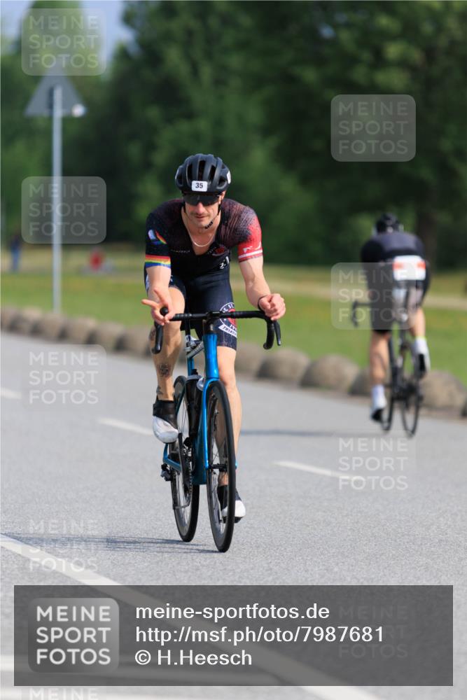 15.06.2025 - 27. Vierlanden-Triathlon H.Heesch http://msf.ph/oto/7987681 15.06.2025 09:15:38 Radfahren 2, 8, 35, 58, 83, 165 meine-sportfotos.de