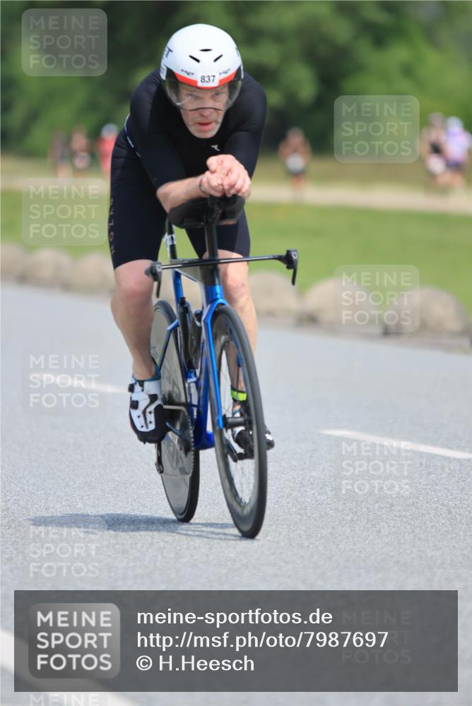21.06.2025 - 27. Vierlanden-Triathlon H.Heesch http://msf.ph/oto/7987697 15.06.2025 11:38:38 Radfahren 636, 668, 716, 793, 837 meine-sportfotos.de