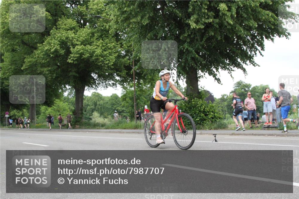 15.06.2025 - 7 Türme Triathlon Yannick Fuchs http://msf.ph/oto/7987707 15.06.2025 14:00:16 Radfahren  meine-sportfotos.de